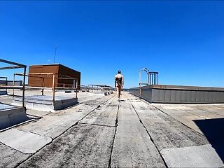 Bathing suit Strut 1